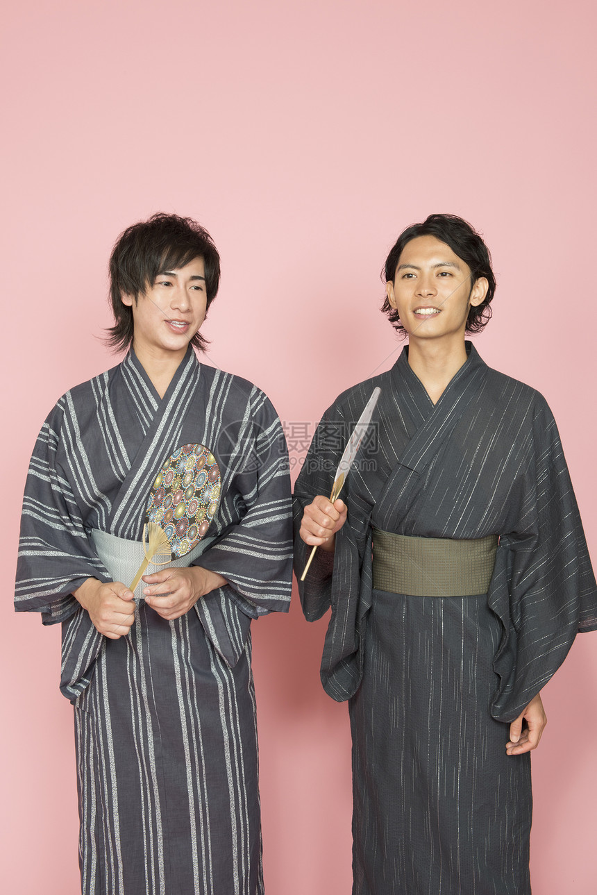 日本和服青年图片