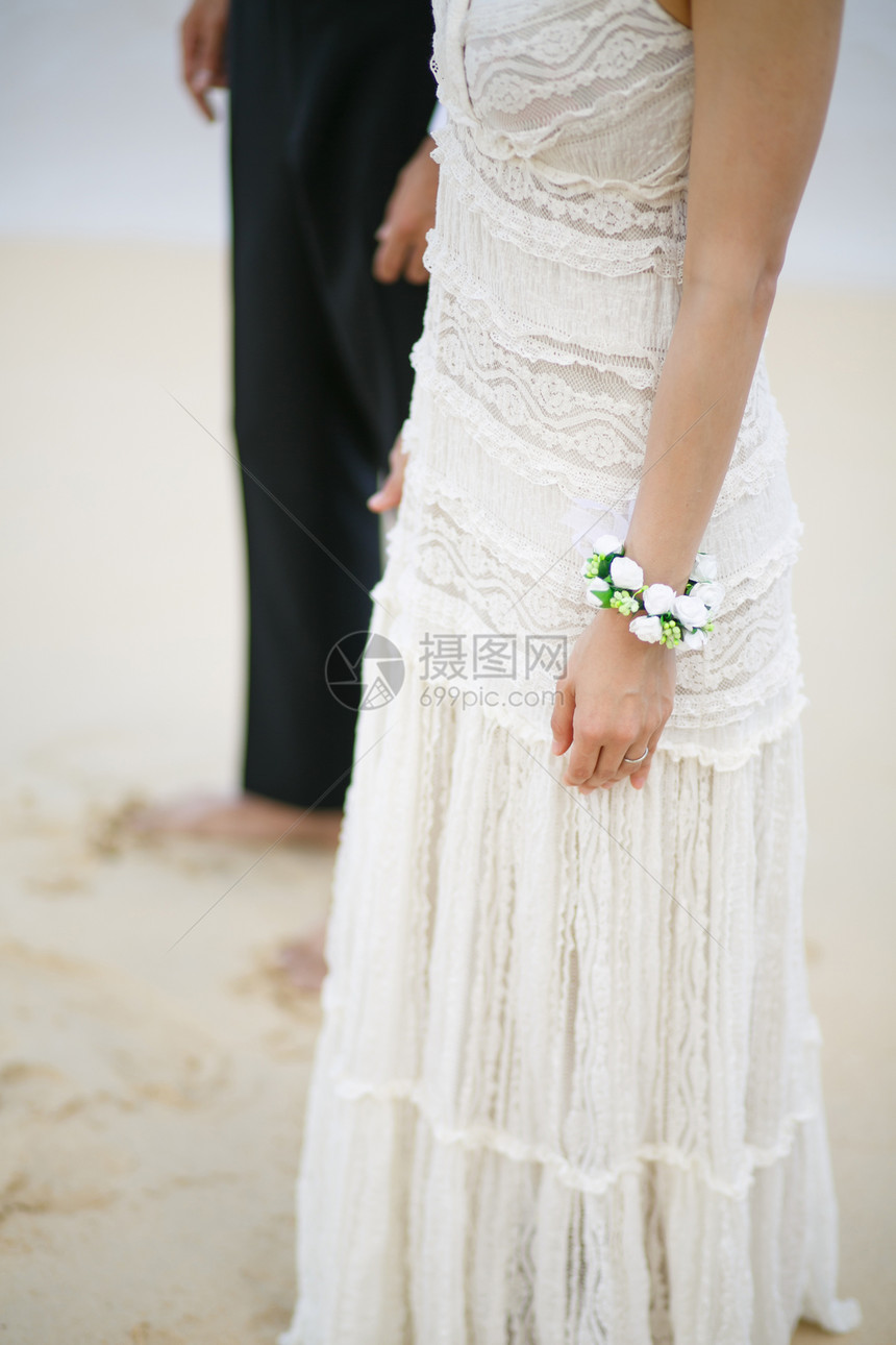 海滩婚礼的新娘特写图片