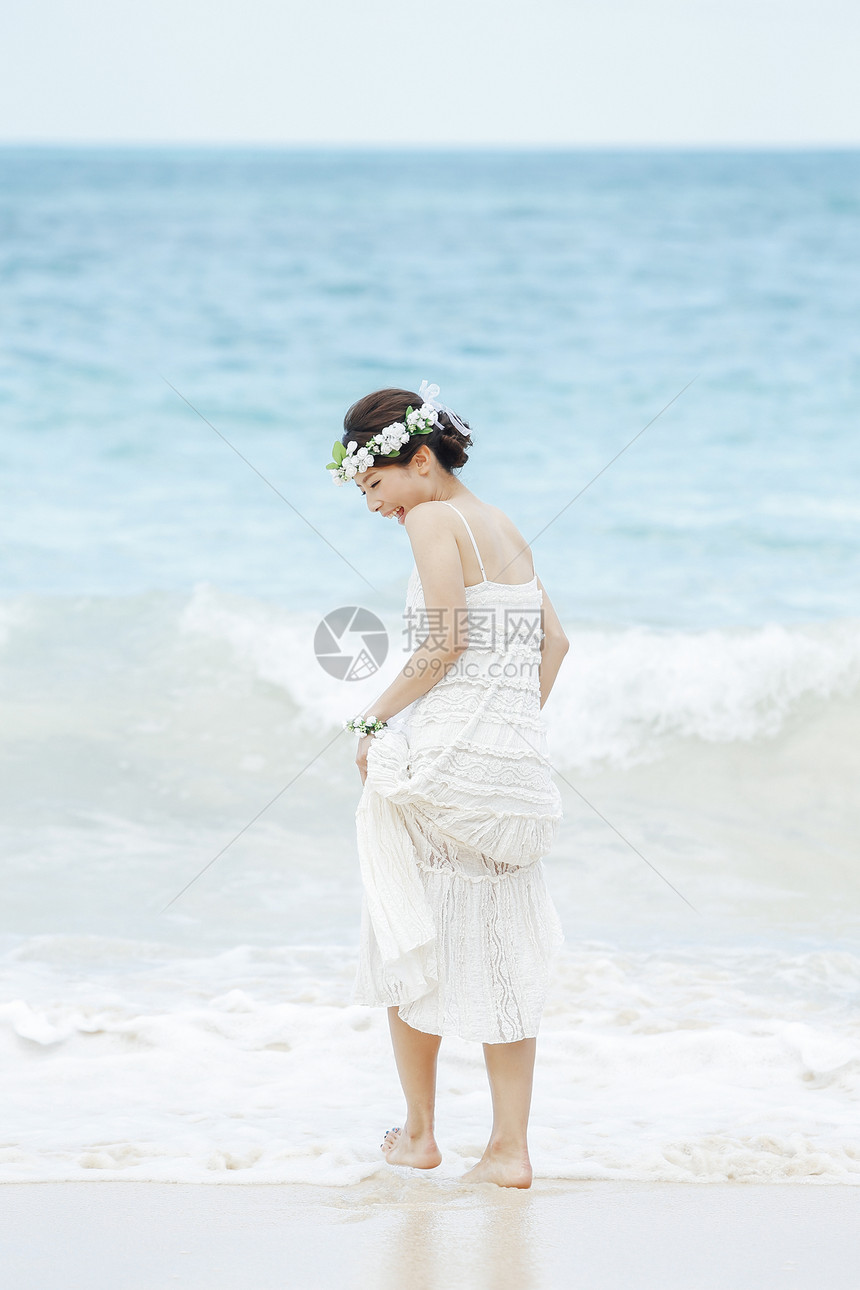 海边唯美的新娘肖像图片