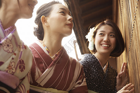 日本人国内女生穿和服观光图片