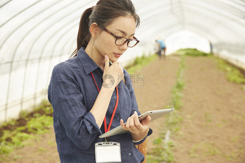 女性农业科研技术员形象图片