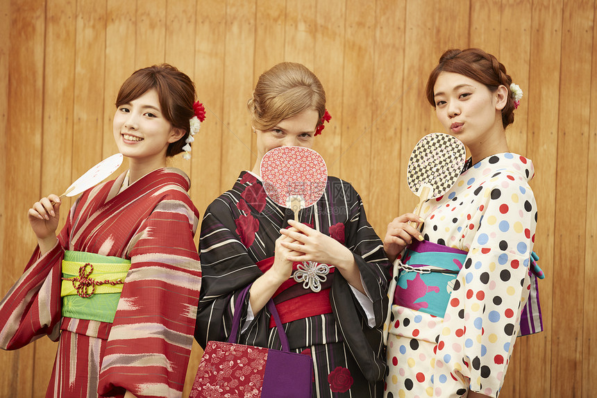 在古都日本妇女旅行图片