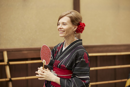 在日本古都旅游的女性图片