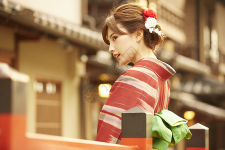 日本和服美女侧脸形象图片