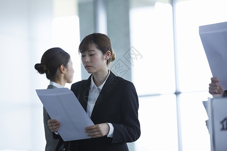 公司资讯素材年轻女士求职面试形象背景