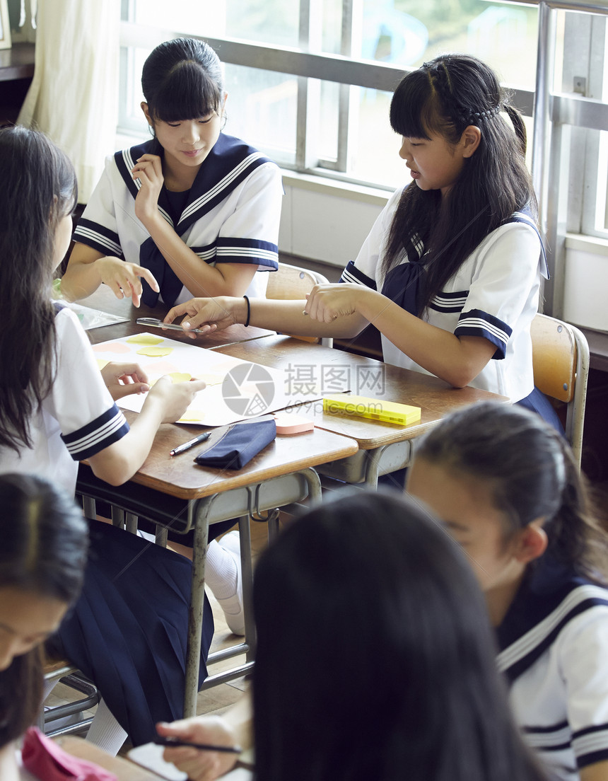 女学生手工课图片