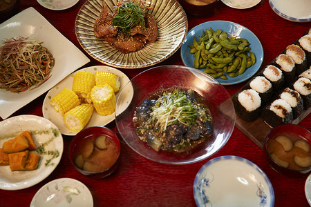日本美食家庭聚餐图片