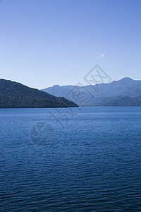 雄山和中禅寺湖风景图片