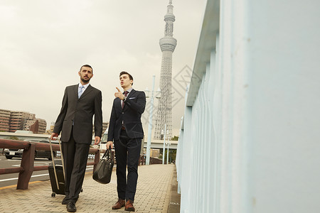 男白领20多岁栅栏东京商务旅行外国人图片