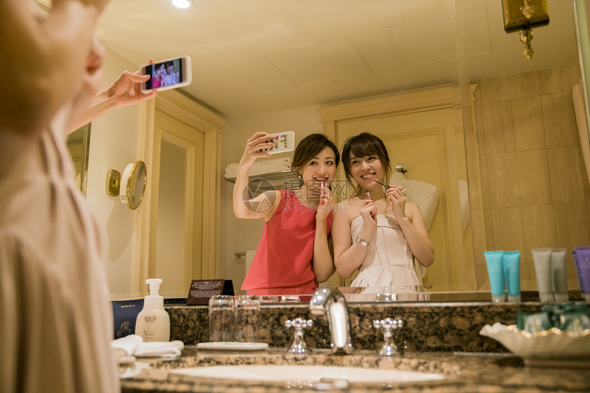 酒店浴室自拍的女孩们图片