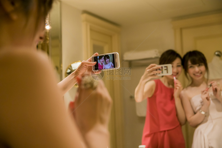 浴室自拍的女孩们图片