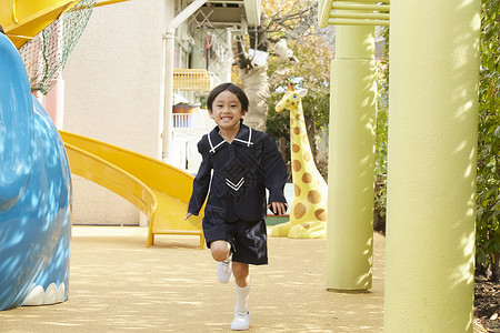  奔跑的小学生图片