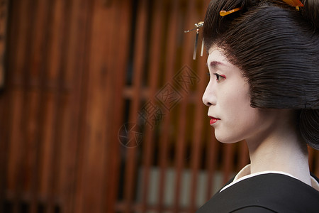 日本年轻的艺妓背景图片