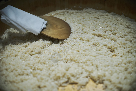 江户厨师在制作寿司米背景