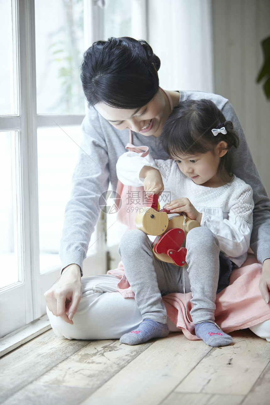 女生职业女演奏保姆和孩子图片