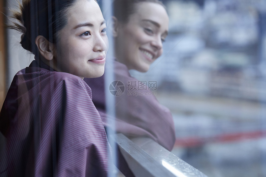 穿和服女性图片