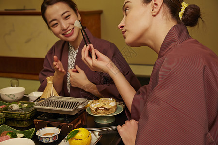 闺蜜吃日料图片