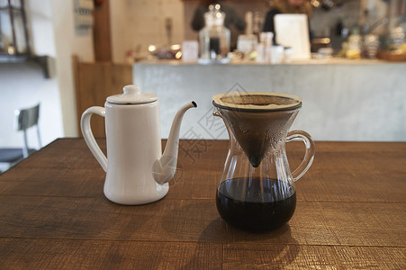 玻璃热咖啡涌出咖啡馆咖啡滴图片