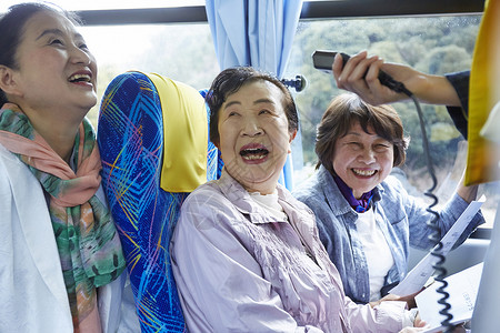 旅游手册整套乘坐巴士旅游开心的乘客背景