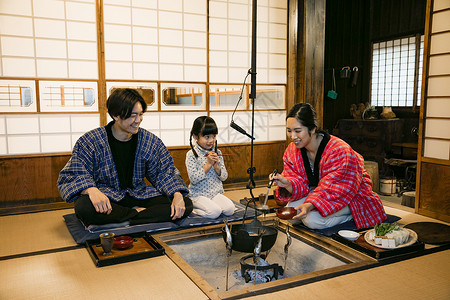 女人物日式房间乡村生活晚餐图片