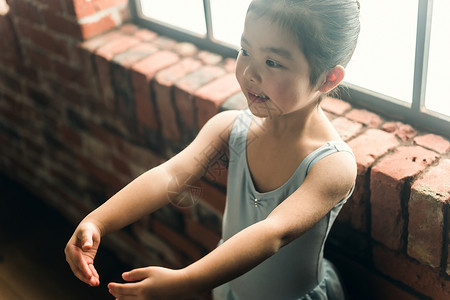 年幼的芭蕾舞学生图片