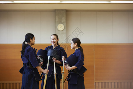 学习剑道的女孩们图片