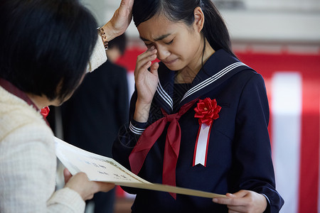 高中初中女孩活动授予文凭图片