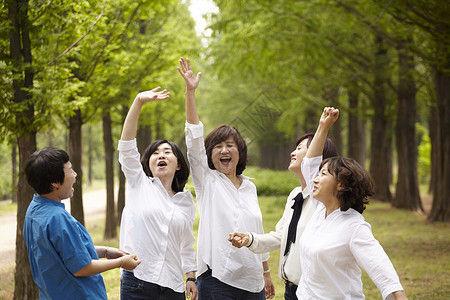 负责人判断水杉女孩校友图片