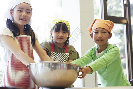 快乐夏乌冬森林学校小学生做饭图片