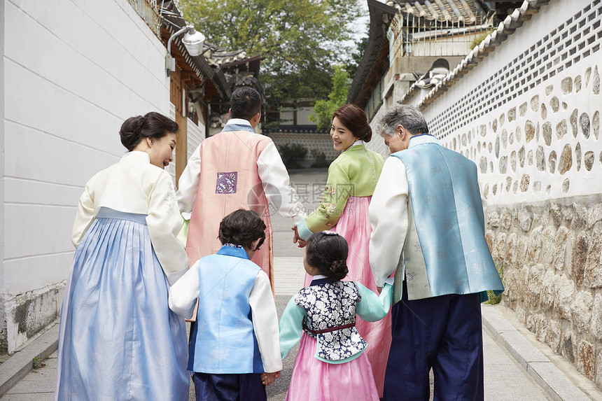 韩式传统服饰家庭图片