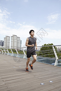 跑步运动青年男性图片