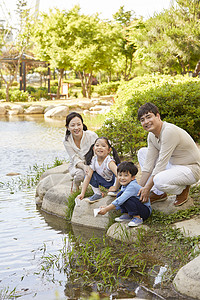 哈菲尔亚洲人韩国人家庭图片