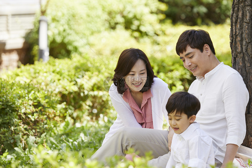 笑韩国人小孩家庭图片