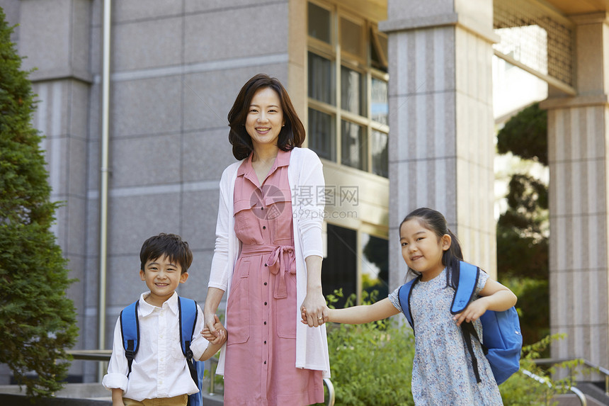 兄弟姐妹女儿握把家庭图片