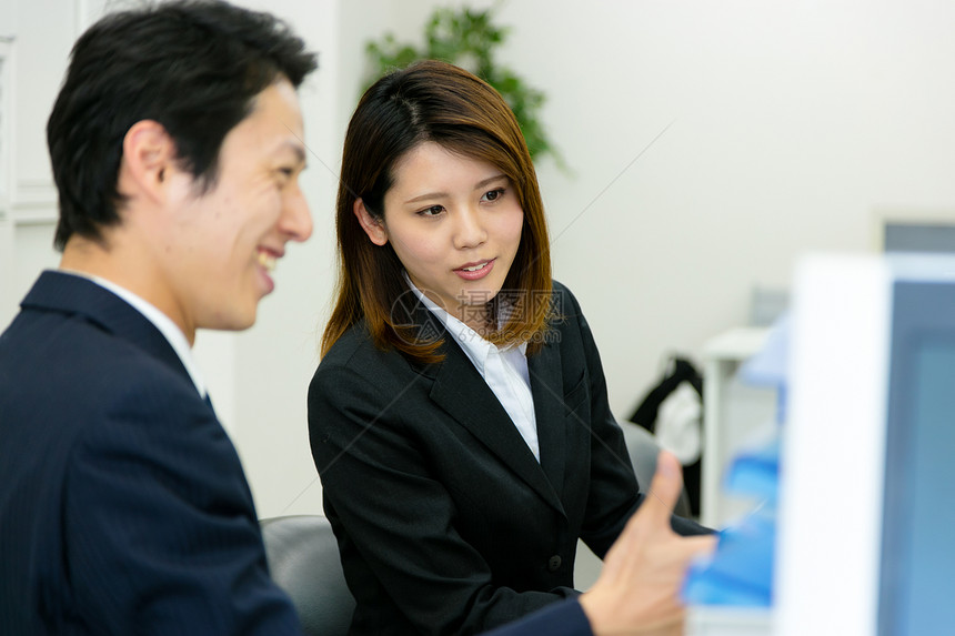 职场老年人友好的谈话企业女实业家商人工作图片