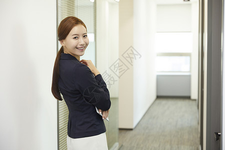 判断韩国人30岁女商人图片