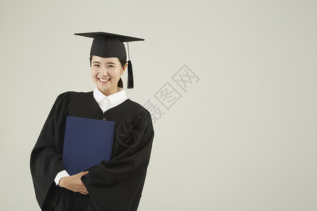 微笑研究生毕业图片