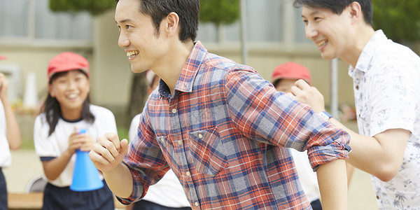 参加运动会的小学生图片