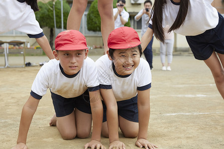 小学生做体操运动图片