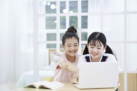 亚洲人学习书桌女孩朋友青少年图片