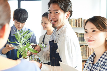 笑容指导员学习文化学校共同种植讲师学生图片