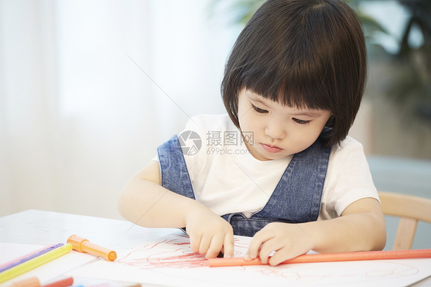 小女孩画儿童画图片
