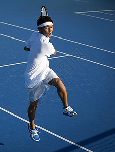 演奏男拍照打网球的人图片
