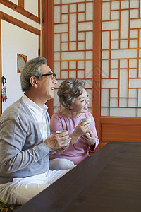 韩国举起亚洲人祖父祖母老夫妇图片