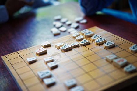 职业空白部分严肃的比赛shogi的游戏棋子和棋盘图片