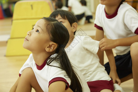 幼儿园的孩子少女复制空间体操课堂教学培训孩子图片