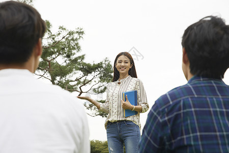 青年韩国人前视图大学生图片