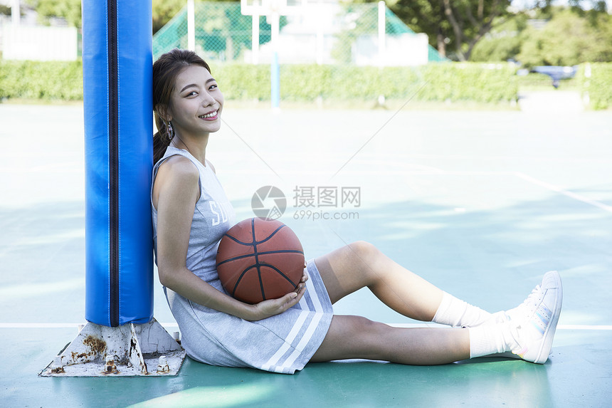 表示铁环功劳年轻女子运动篮球图片
