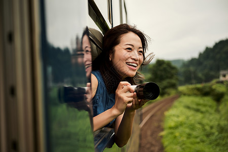 自驾游旅行背包客旅游拍照图片