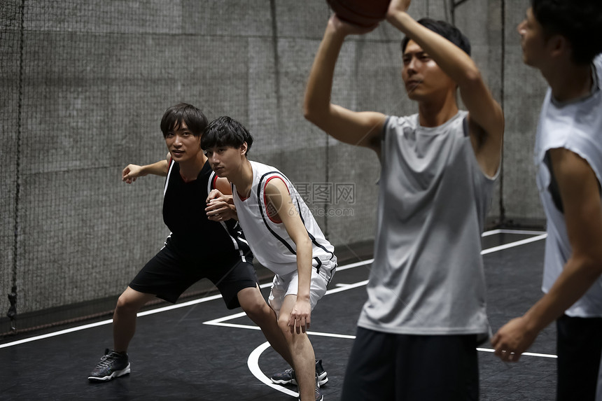 人物运动服锻炼男子打篮球图片